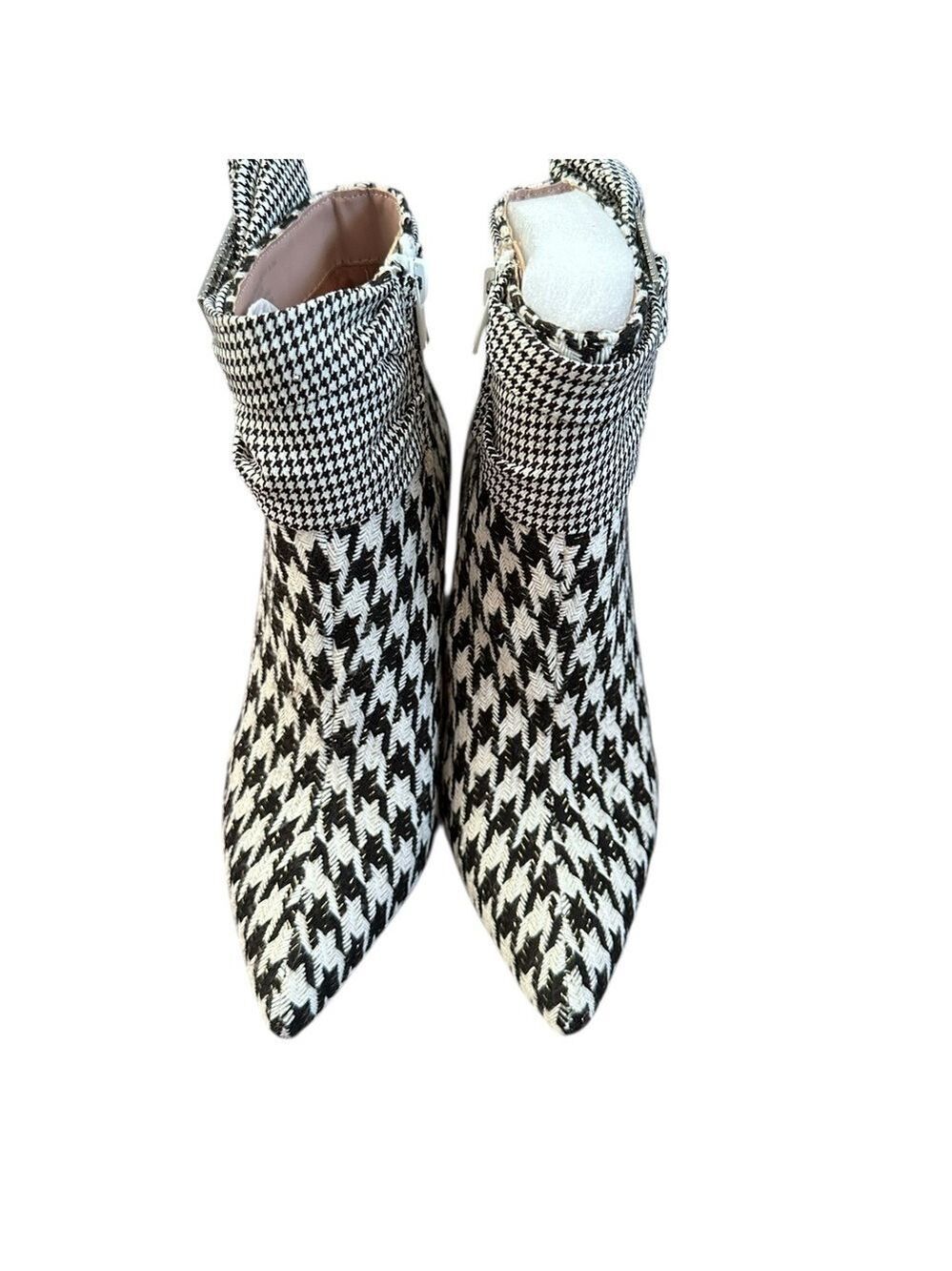 Betsey Johnson Black and White Houndstooth Pointed toe Ankle Boots NWOT Size 6.5 - Picture 4 of 10
